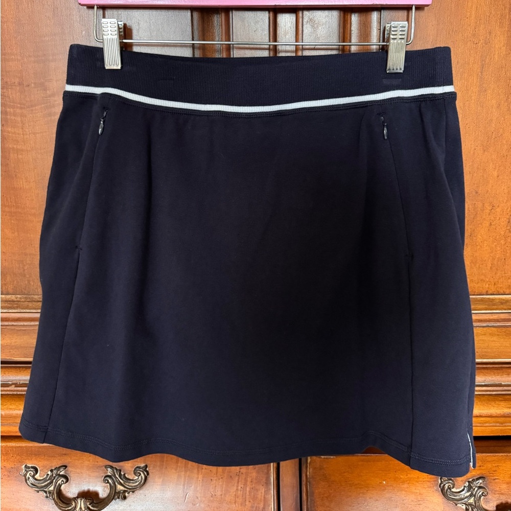 Talbots Golf/Leisure Knit Skirt in Navy with White Trim